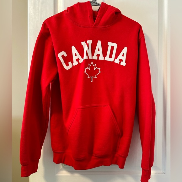 Gildan Tops - Gildan Hoodie